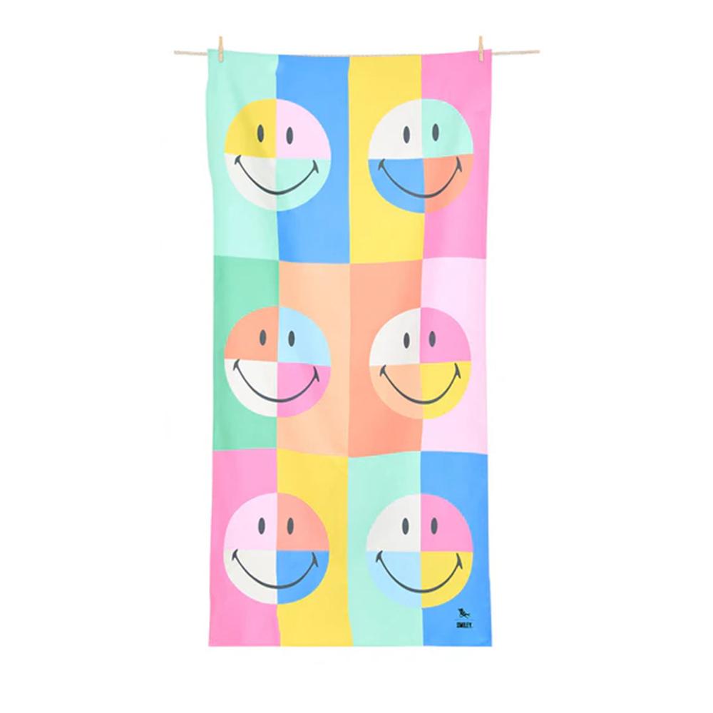 

Comfortable Beach Towel, Cute Smiley Face Patchwork Print Oversized Quick-Dry Towel for Pool, Beach, Travel and Daily Use W30*H60(CM)