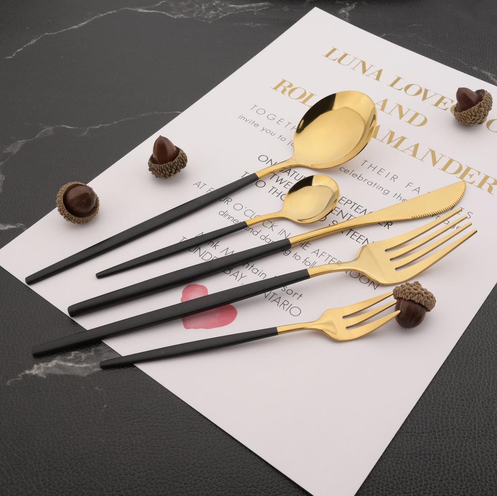 Sada příborů 30 ks Sada příborů pro 6 duhových barev Sada příborů z nerezové oceli Nůž Vidlička Lžíce Sada nádobí Sada rodinného nádobí