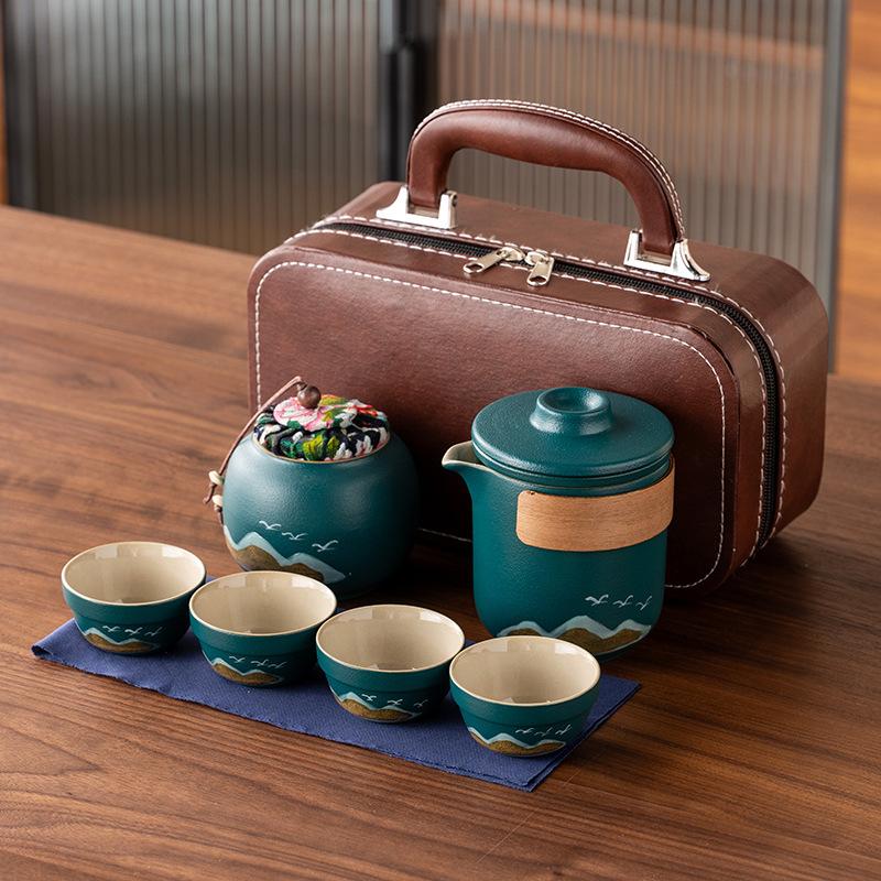 Hand-painted distant mountain travel Guochao Kuaike cup, one pot of four cups, light luxury business travel tea set, high-end souvenir
