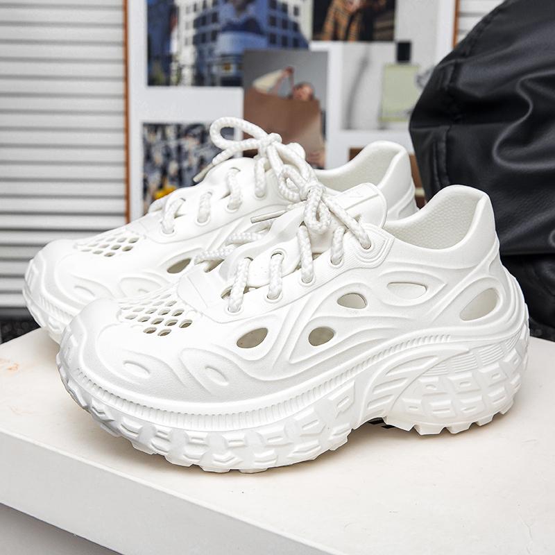 Fashion New High-end texture women's hole shoes for summer outdoor travel men's sandals indoor non-slip breathable soft-soled slippers