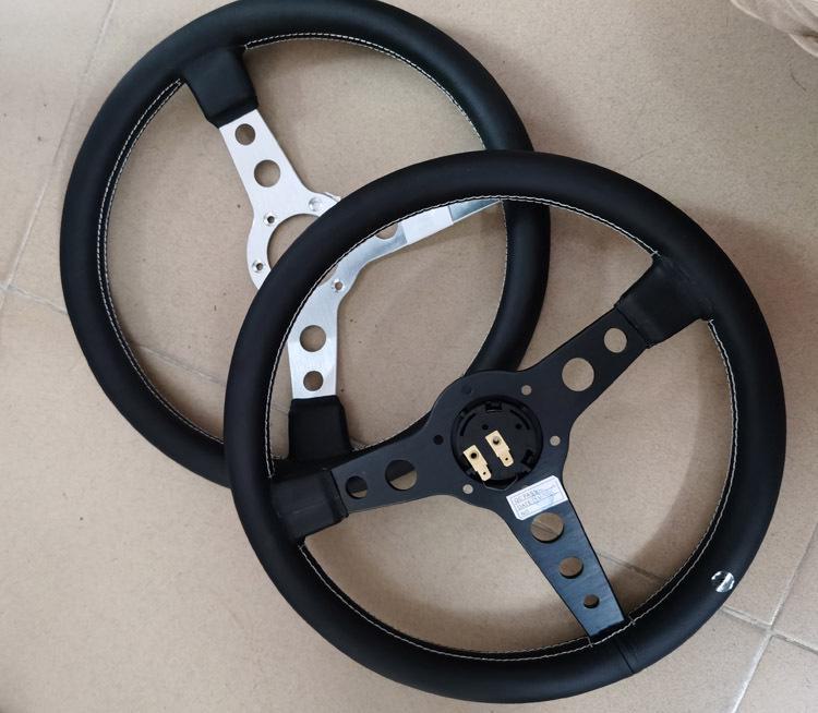 Volante in Pelle per Auto da 14 pollici con Pelle a Pori Fini per Corsa Universale - Design Semplice