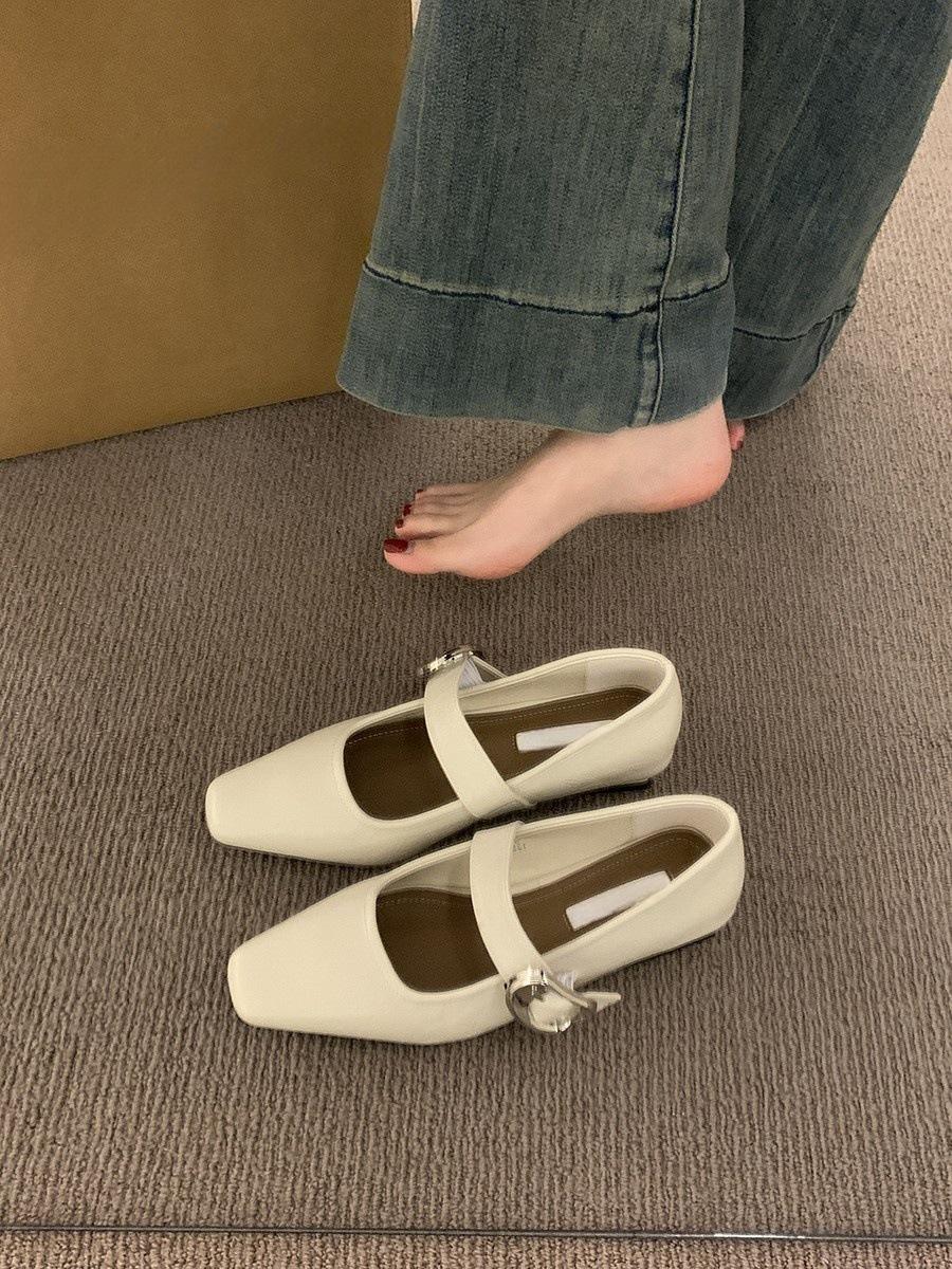 

Французские туфли Мэри Джейн на низком квадратном каблуке серебристого цвета, женская обувь 2024 года, новые зимние туфли-одиночки в стиле ретро, маленькие кожаные туфли 35 бежевый