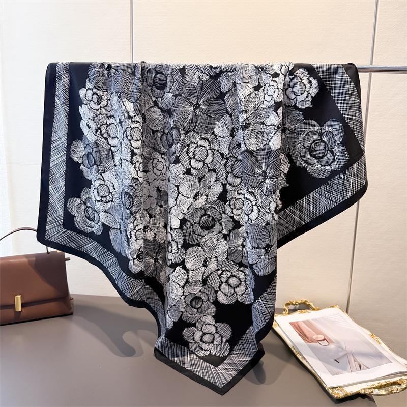 

Корейская версия 90 Имитация шелка Большой квадратный шарф Ретро цветочный принт Повседневный Универсальная шаль Диагональный шелковый узор Шарф Косынка 90x90cm