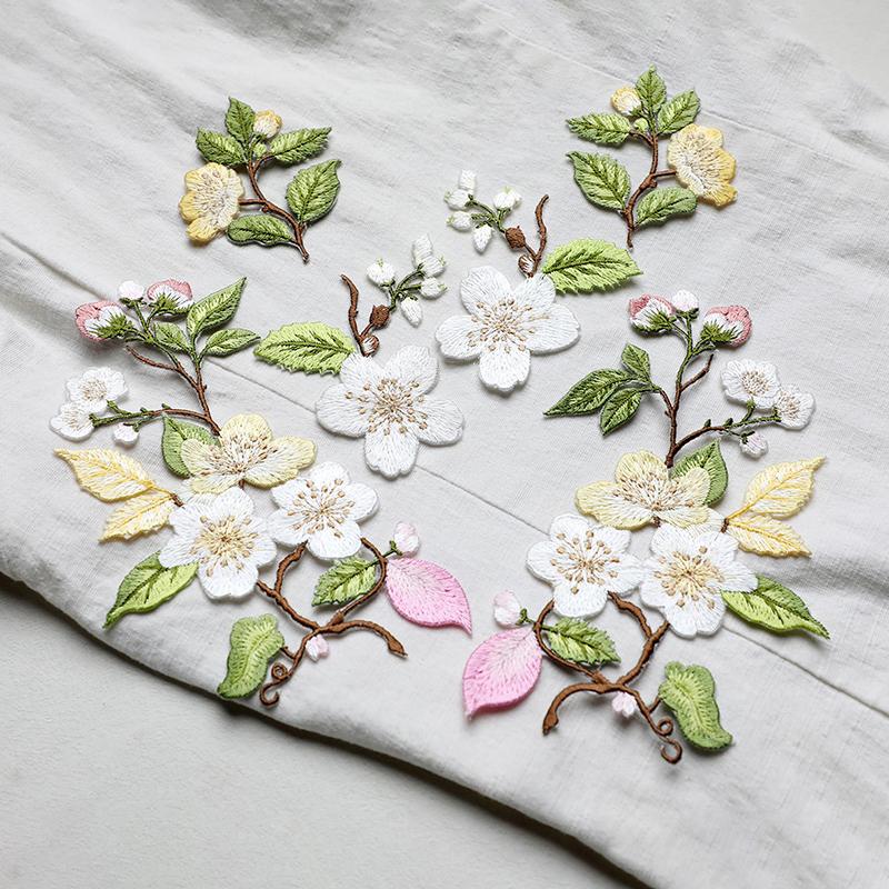 1Pcs Jacket Jeans Craft Accessories Flower Embroidery Patch Iron On Elegant Patches For Clothes Bags DIY Embroidered Stickers
