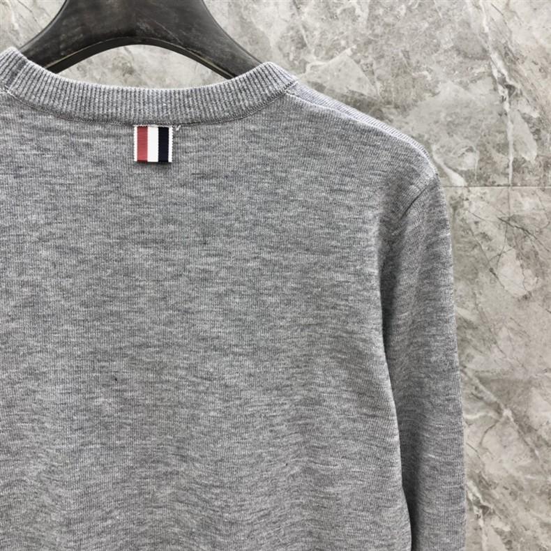 Round Neck Unisex Wool Sweater - Trendy Two-Button Four-Bar Design for Autumn/Winter