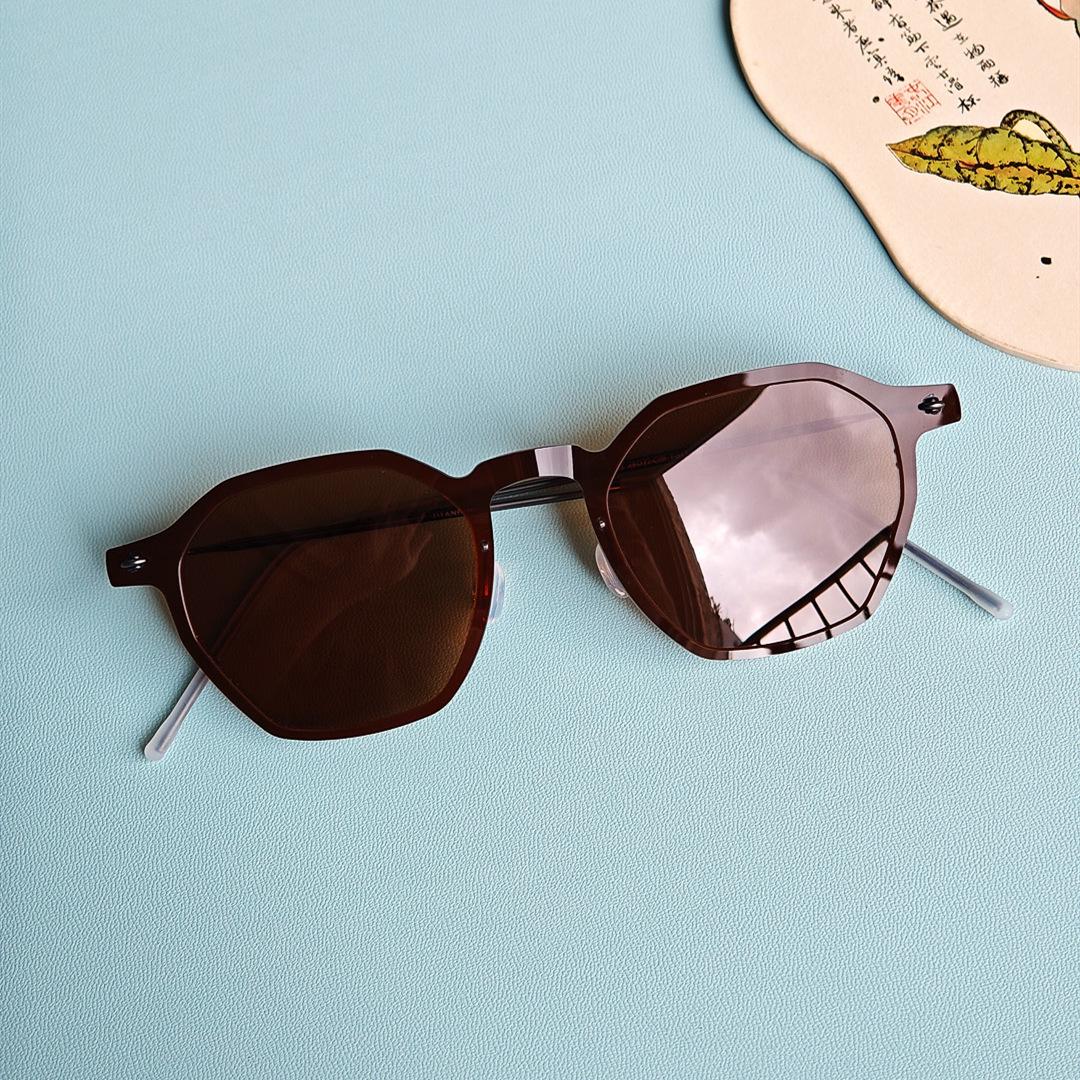 Retro Lightweight Men s and Women s Polarized Luxury Sunglasses for Sun Protection