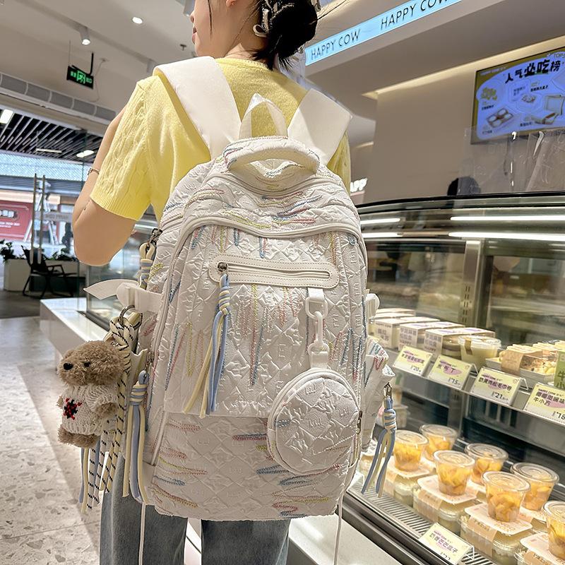 Trendy high-value schoolbag girls, primary school students, junior high and high school students, niche design, simple and versatile backpack women