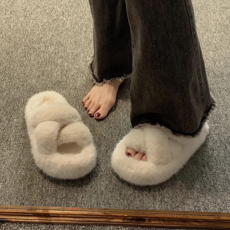 Thick bottom Internet celebrity super fire hair slippers women 2025 autumn new wear fashion women comfortable home cotton slippers