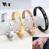 Vnox Kundenspezifisches Basic Klassisches Armreif für Herren Damen Glänzender Edelstahl Schlichter Manschettenarmreif Personalisierter Name Geburtstagsgeschenk