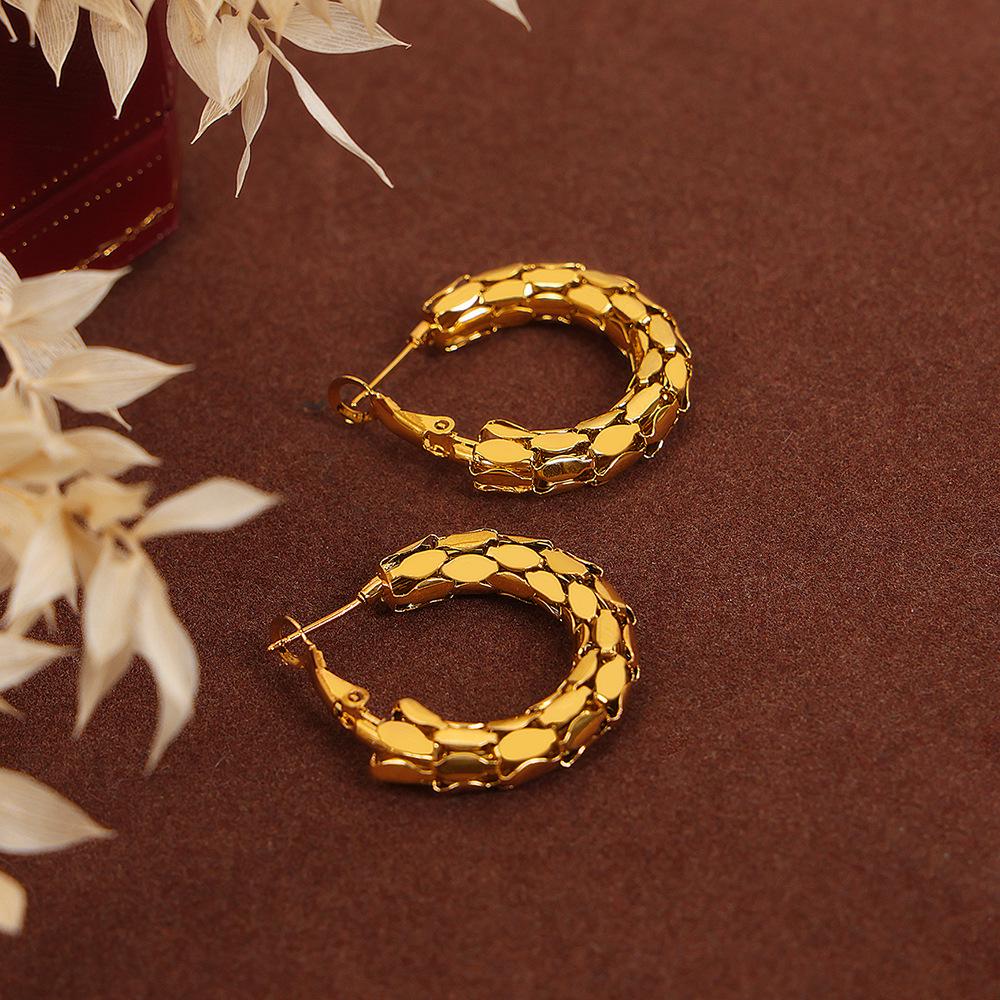 European and American Style Geometric Hollow Chain Design Titanium Steel U-Shaped Earrings