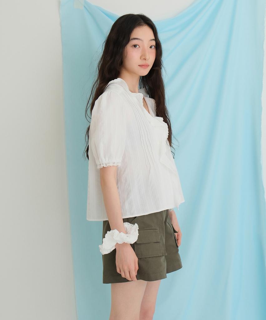 Moui Ruffle Lace Blouse (O/White_Half Sleeve)