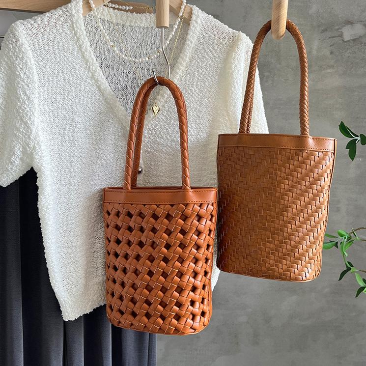 Hand Woven Bag Women Summer Beach Bag 2026 New Handbag Portable Tote Small Bag Bucket Bag
