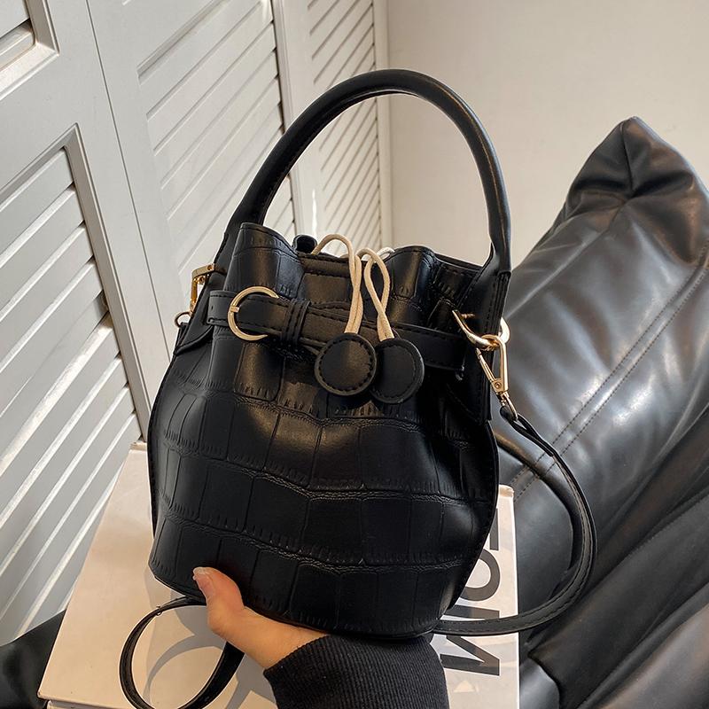 

Повседневная женская сумка-ведро, летняя новая высококачественная текстурированная женская сумка через плечо, простая универсальная женская сумка из искусственной кожи