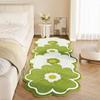 Weicher Plüsch Teppich mit Blumenmuster Flauschige Matte in unregelmäßiger Form für Schlafzimmer Dekorativer Heimteppich für Schlafzimmer Bodenmatte Kissen