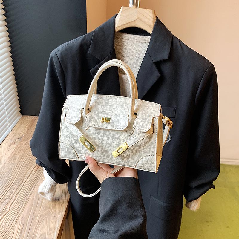 Sac à main de mode haut de gamme Automne/Hiver 2025: Sac bandoulière simple et polyvalent à fermeture à loquet pour femmes