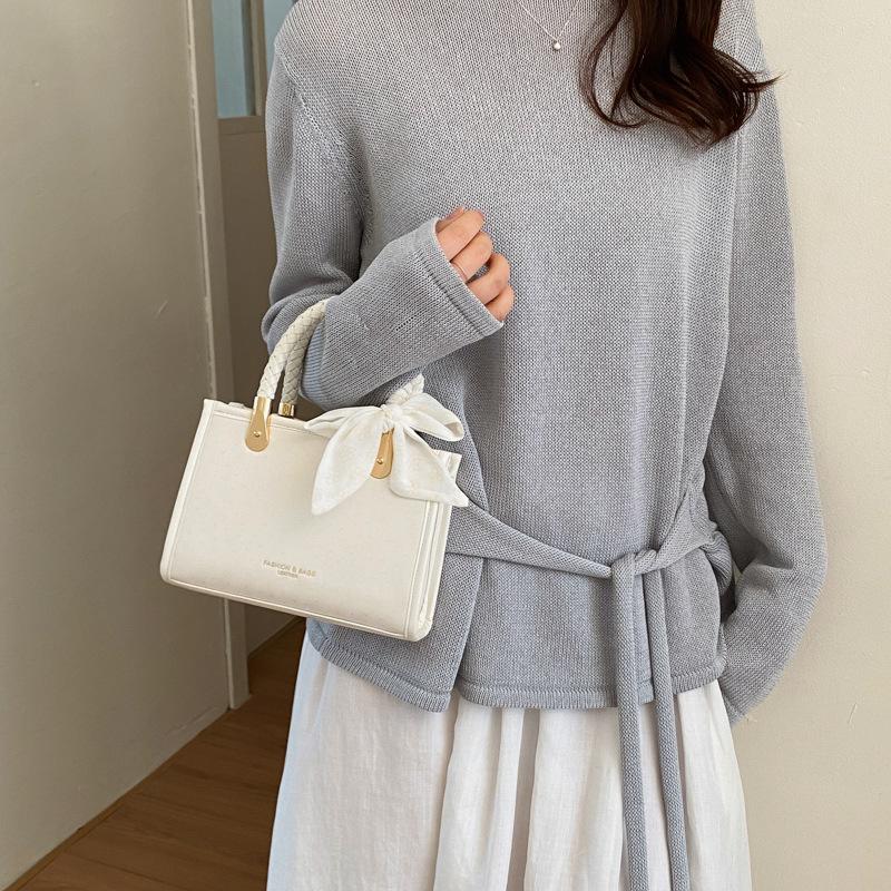 Foreign Trade Simple Hand Carry Small Square Bag Women's New Korean Version Niche Messenger Bag Fashion Commuting Shopping Shoulder Bag