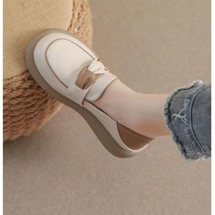 

Повсякденні маленькі шкіряні туфлі для вагітних жінок жіночі 2025 весна нові універсальні інтернет-знаменитості м яка підошва один педаль туфлі Doudou плоскі одинарні туфлі 40 хакі