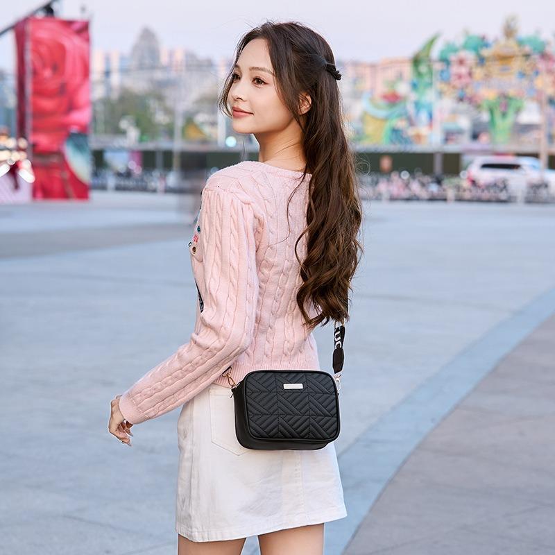 New Embroidered Thread Bag Fashion Camera Bag Wide Shoulder Strap Simple Shoulder Messenger Bag Women's Bag