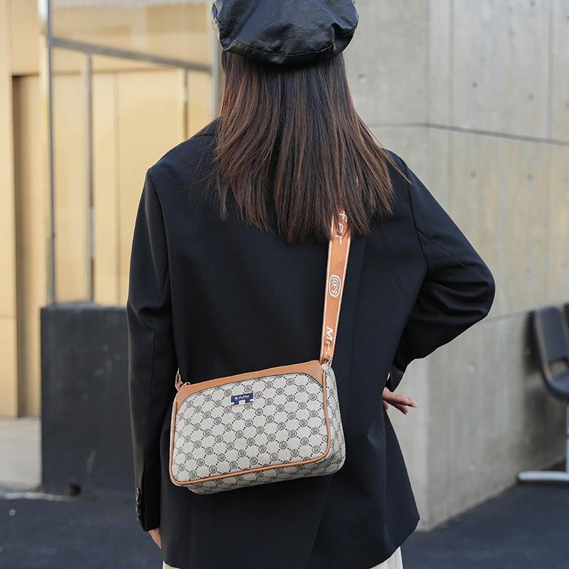 Ladies' Crossbody Bag, Fashionable and Trendy Casual Backpack, Lightweight and Versatile, Middle-aged Single-shoulder Bag