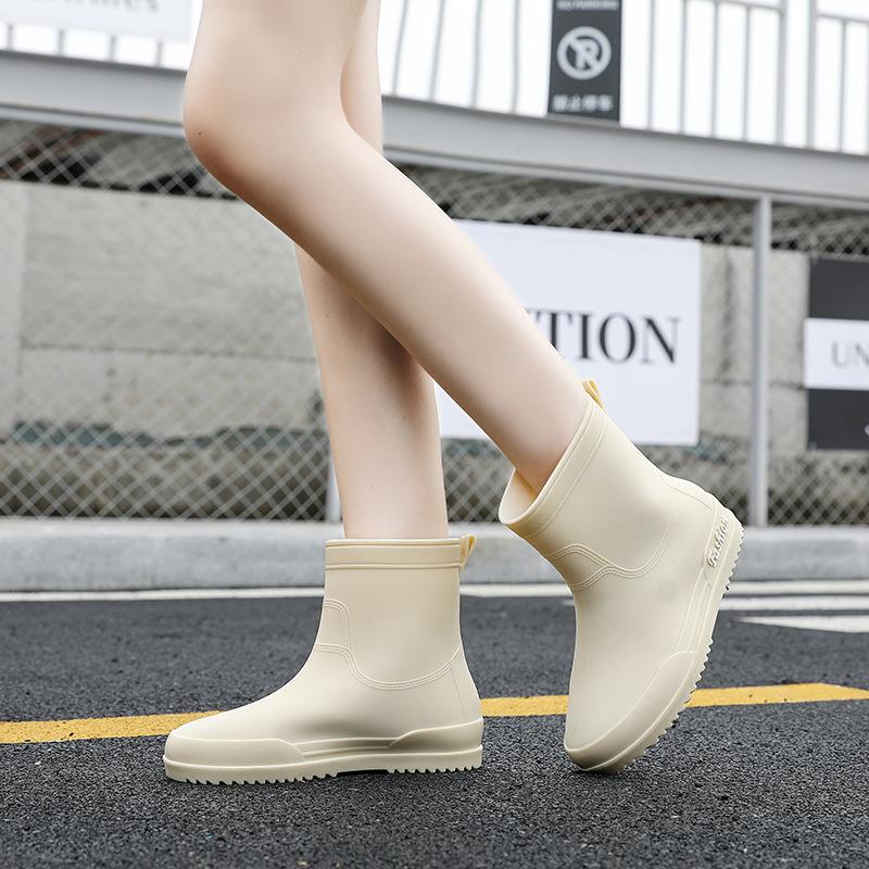 

дождевые сапоги дождевая обувь женские средней высоты женская модная обувь кухня автомойка нескользящая обувь рабочая резиновая обувь женская 36
