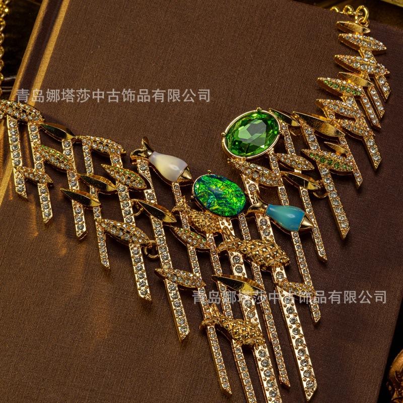KEQIU Individualistic, Exaggerated, Heavily Crafted Emerald Micro-set Necklace,  Luxury  Jewelry