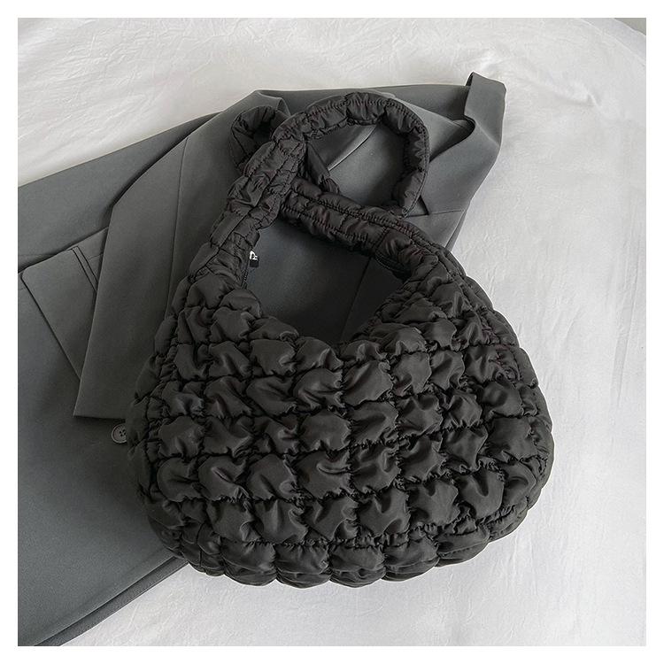 Korean versi Instagram girl pleated cloud bag 2026 new lightweight and versatile bubble large capacity commuting crossbody bag