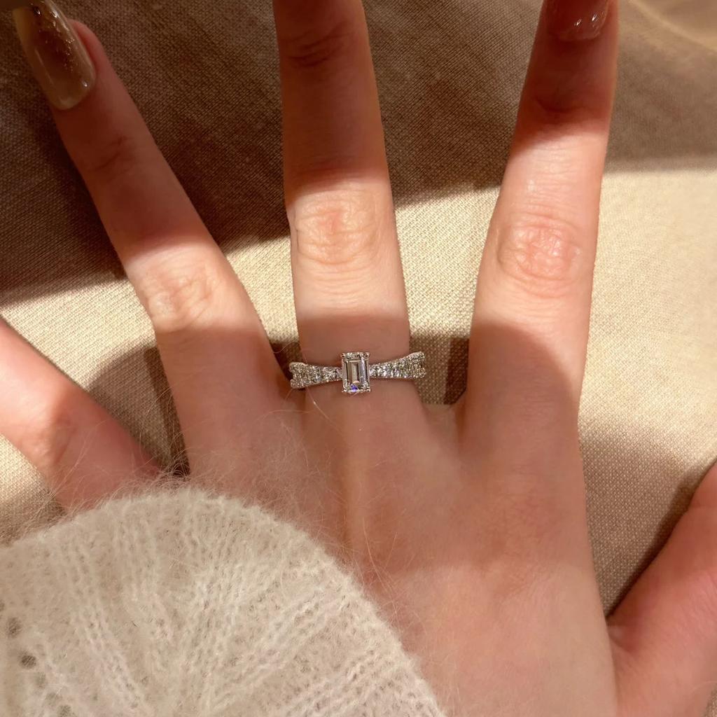 Fashion Light Luxury Romantic Star Small Rock Sugar Ring Daily Bright Galaxy Princess Square Micro Diamond Ring Female