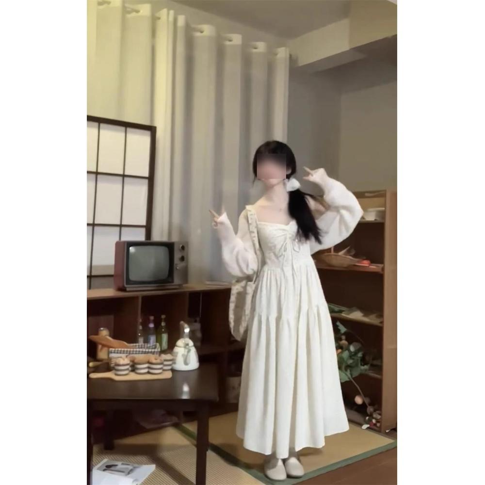 

Женское платье в горошек с V-образным вырезом на тонких бретелях, французское чайное платье - Весенне-летнее, приталенное, стройнящее длинное платье без рукавов XL (recommended 55-60kg)