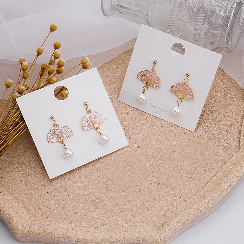 

Vintage Japanese & Korean Tassel Pearl Clip-on Earrings with Floral Fan Design