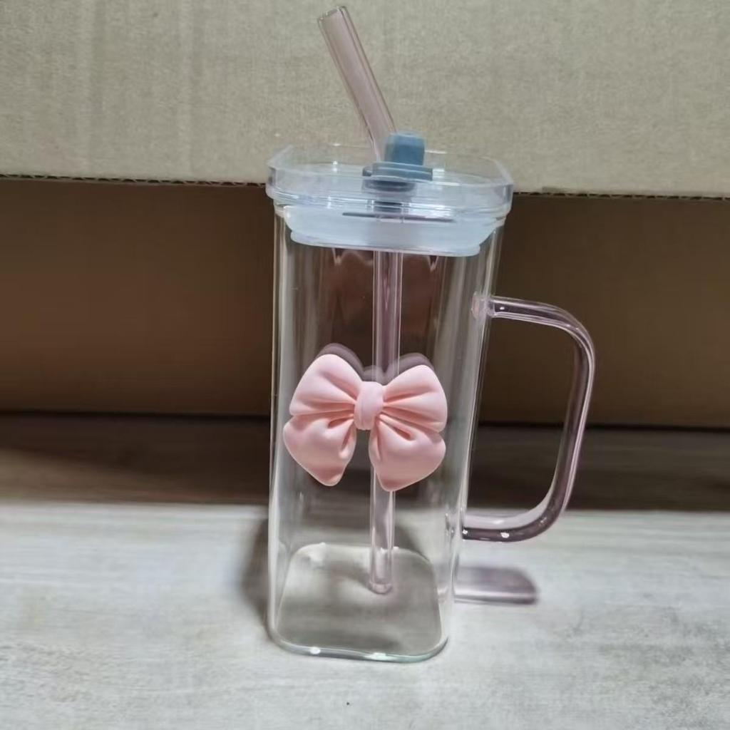 INS Stil Schmetterlingsbecher: Hohes Borosilikatglas, Transparentes quadratisches Design mit Griff & Strohhalm, Temperaturbeständig für Frauen.