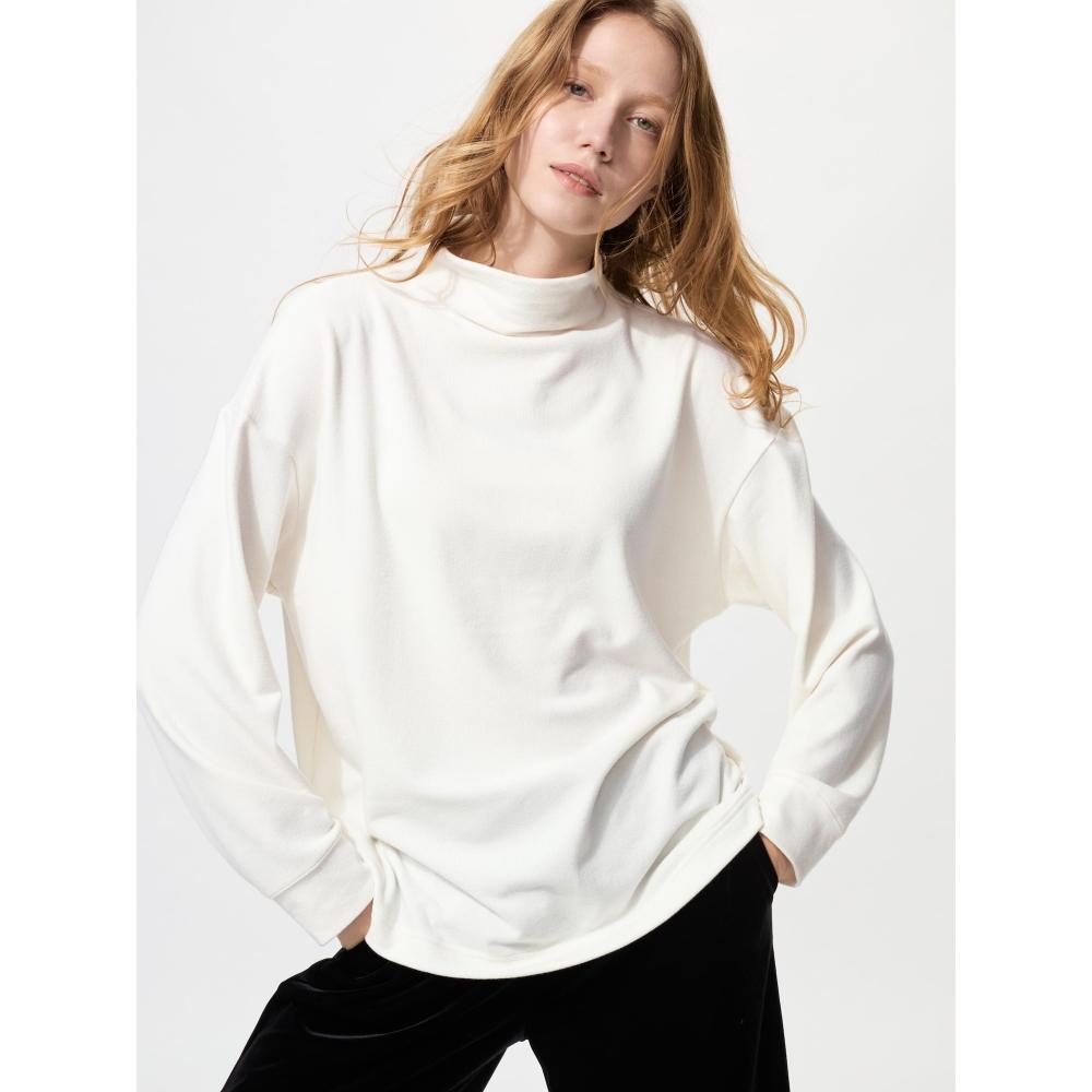 Uniqlo SofT KniT Fleece Mock Neck T