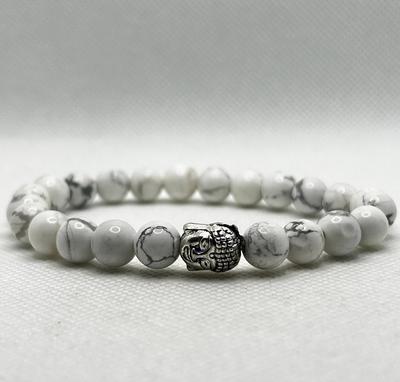 Elegantes weißes 8mm Howlith Perlenarmband mit silbernem Buddha Anhänger Charme, Stilvolles spirituelles Accessoire für Ruhe & Gleichgewicht, Einzigartige Geschenkidee