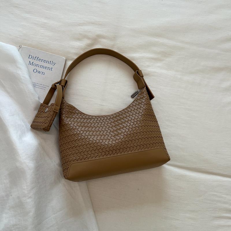 Knitted Pattern Shoulder Bag with Underarm Strap, Fashionable Handbag, Slouchy Crossbody Bag, Vintage and Niche Bag