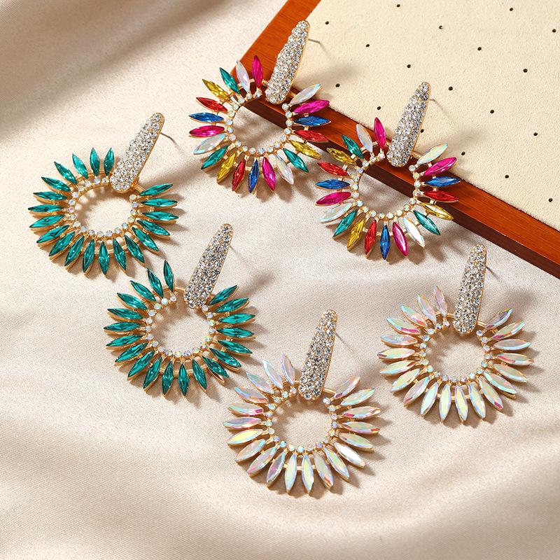 Trendy European Ethnic Style Crystal Flower Earrings: Multi-layer Alloy with Colored Rhinestones for Women (Spring/Summer)