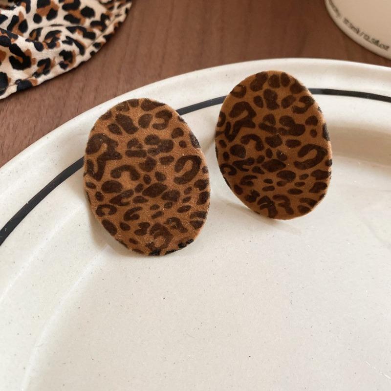 Silver needle autumn and winter retro leopard print geometric square round stud earrings Maillard simple earrings niche high-end earrings