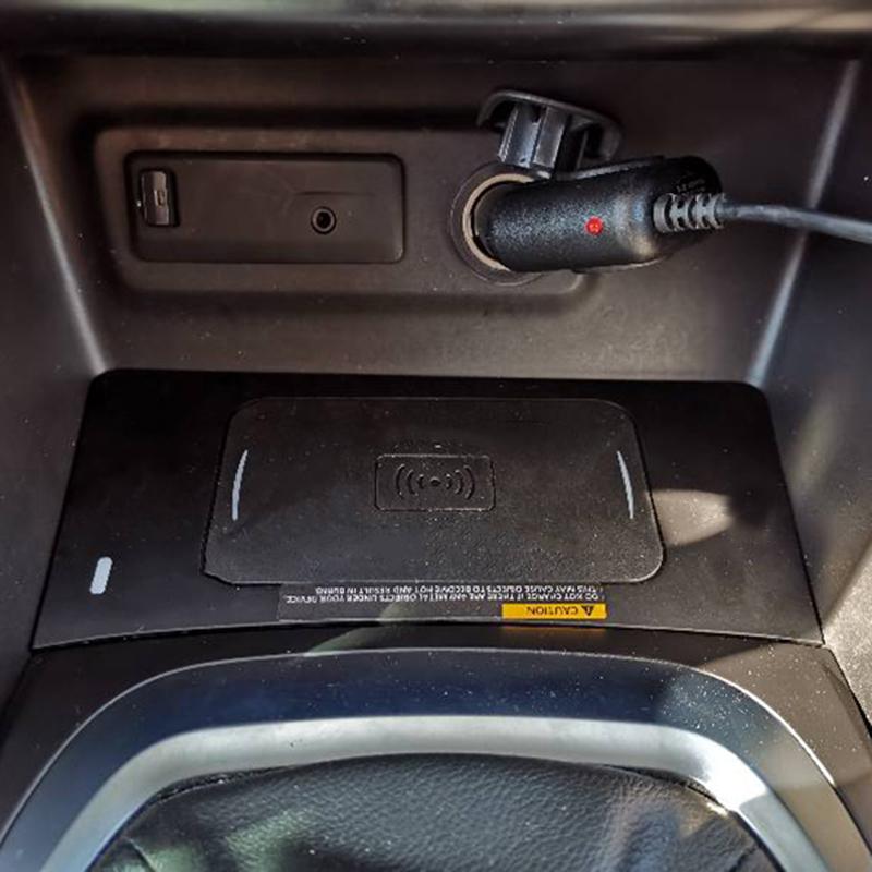 15W Car wireless charger center console phone charger charging pad plate charging holder for Renualt Megane 4 Megane 5 2015-