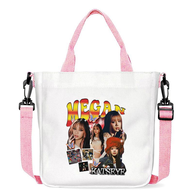Unique Apparel KATSEYE Groep Kpop Bedrukte Crossbody Tas Casual Canvas Schoudertassen 23 x 23 x 5CM