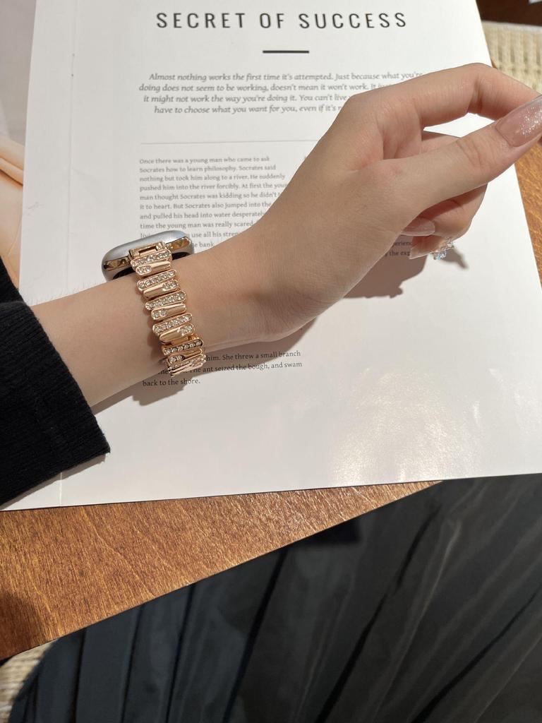 Elegant Rhinestone Metal Strap for Xiaomi Smart Band 9/8 & NFC - High-Grade Women's Bracelet.