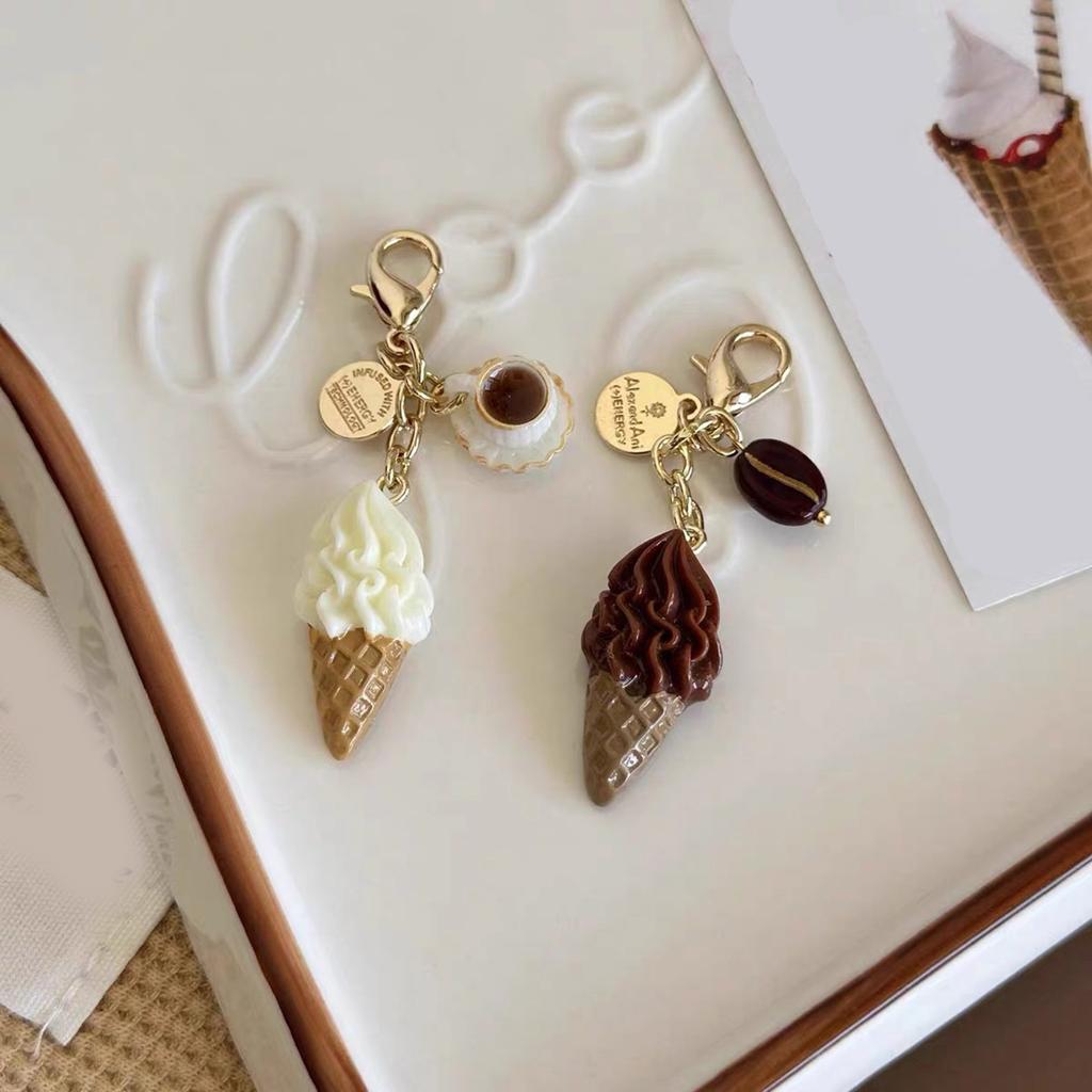 Stylish Original Ice Cream Buckle Keychain Unique Creative Designs Sturdy Alloy Resin Materials for Backpack Decoration