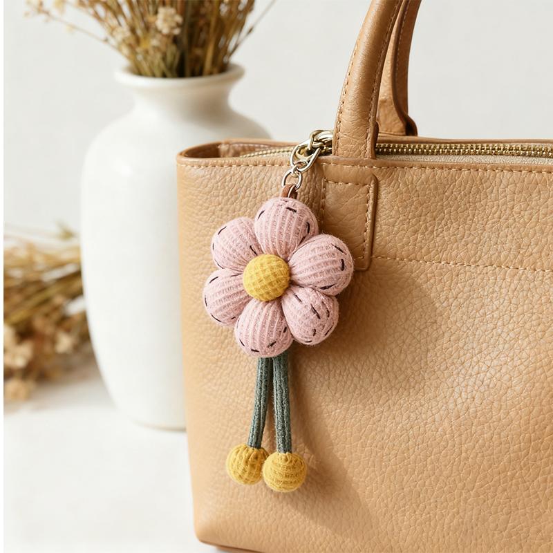 Handmade Braided Two-Tone Flower Bag Accessories, Clothing & Curtain Decorations, Plush Shell Charms, Luggage Decorative Ornamen