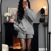 Grauer Freizeit-Pullover und Strick-Shorts-Set im koreanischen Stil für Damen