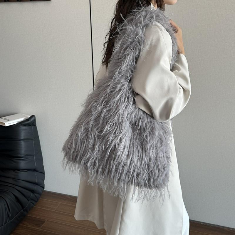 2025 Fall/Winter New Wool Women's Bag Large Capacity Tote Bag Fashionable and Simple One Shoulder Armpit Bag Hand Carried Plush Bag
