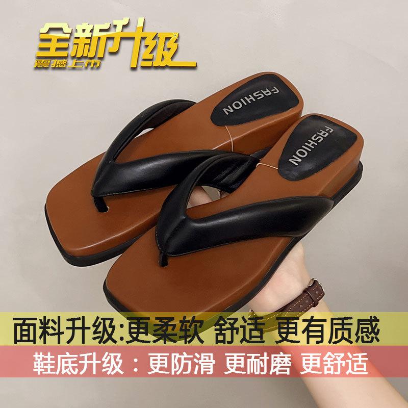 

Seaside vacation beach non-slip toe cool slippers women s summer wear 2025 new French retro square head flip-flops 35