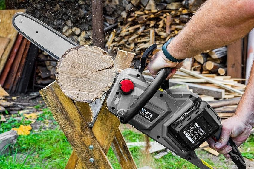 PETROL CHAIN SAW 1.8KW 45CM - T 58G943