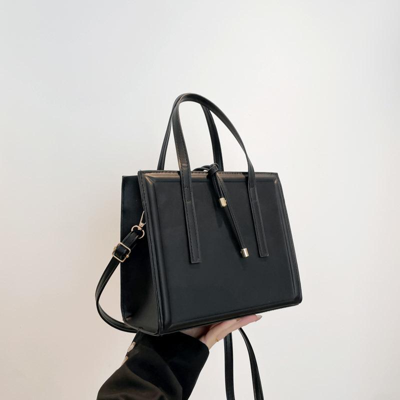 

Personality trend fashion tote bag women s large-capacity work commuter bag 2025 Korean shoulder handbag