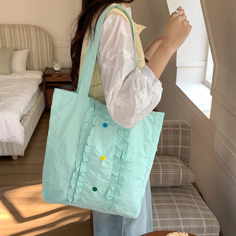 

Cute Ruffled Edge Shoulder Bag Large Capacity Nylon Tote Fashionable Daily Commute Handbag for Women зелений