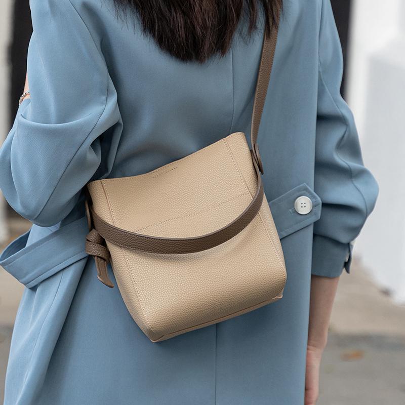 Original Cowhide Leather Woman Tote Bag Wide Strap Solid Color Commuter Crossbody Bag Large Capacity Bucket Luxury Brand Bag