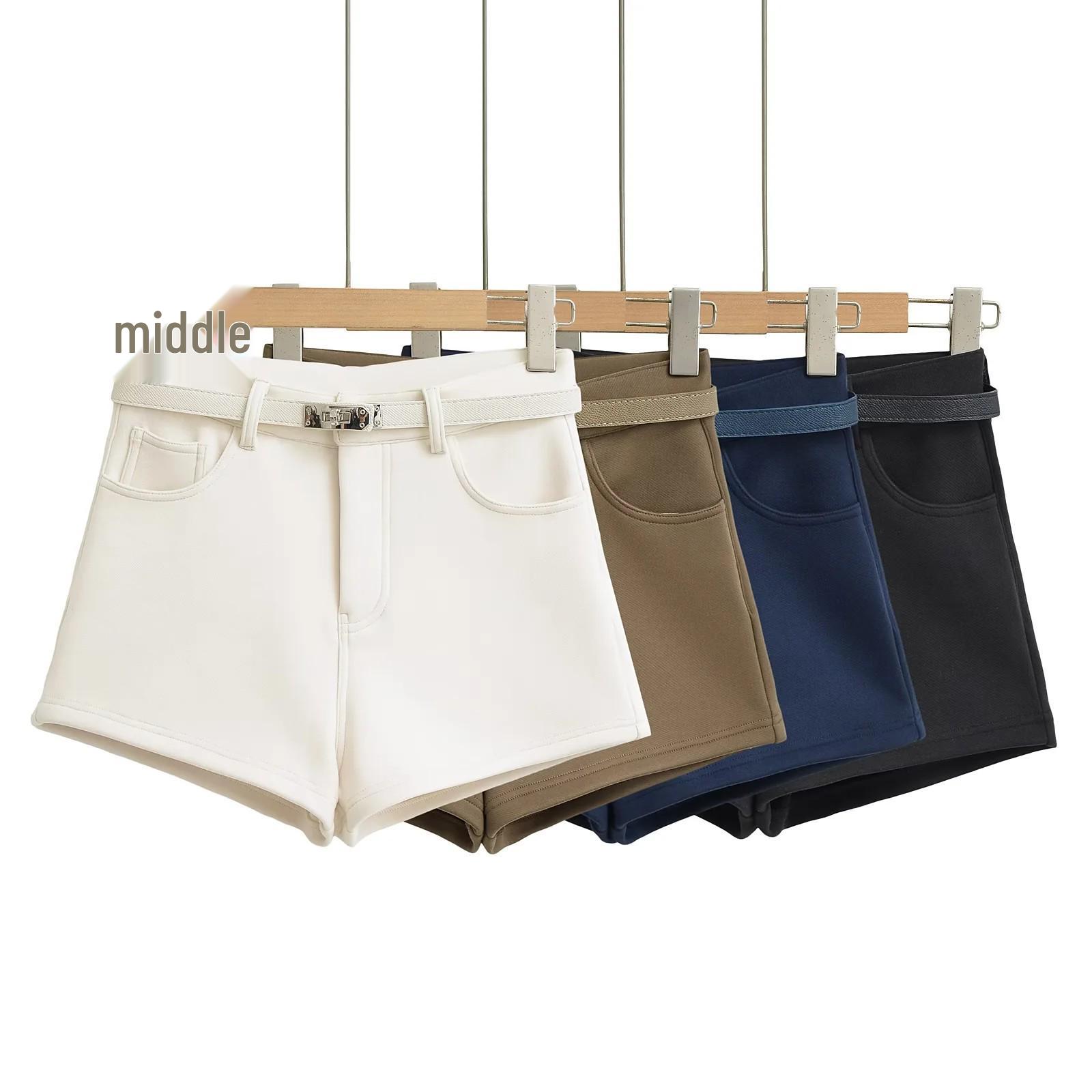 

Slim A-Line Fleece-Lined Booty Shorts for Fall/Winter Medium