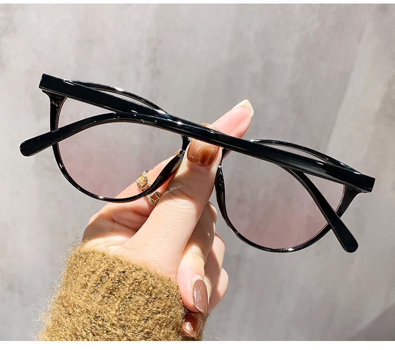 Stylish Cat Eye Gradient Sunglasses: Unisex Light Ins Street Style.