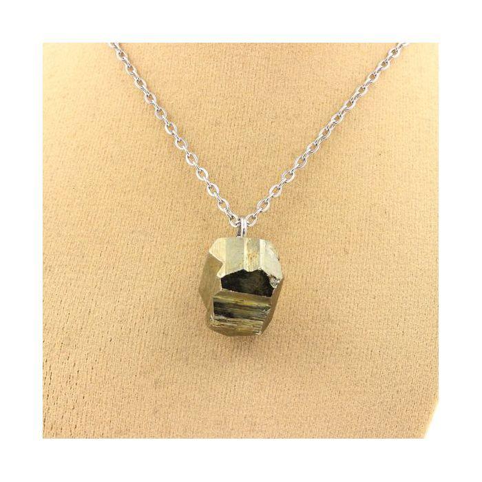 Pierres et Minéraux. Collier Pyrite brut. 41.25 ct. Ambas Aguas, La Rioja, Espagne.